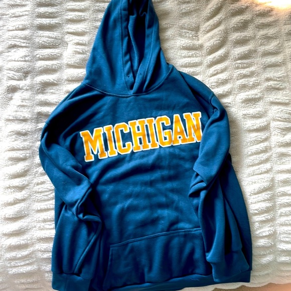 Michigan sweatshirt - Picture 1 of 1
